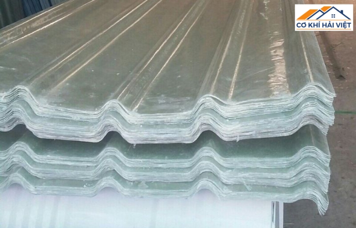 Đặc điểm mái tôn nhựa sợi thủy tinh