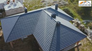 Mái tôn chữ A là giải pháp lý tưởng giúp nâng cao thẩm mỹ công trình, chống nóng hiệu quả, bền bỉ theo thời gian và tiết kiệm chi phí cho mọi ngôi nhà.