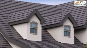 Mái tôn giả ngói bền đẹp, chống nóng, chống ồn hiệu quả, mang lại vẻ đẹp sang trọng như mái ngói truyền thống với chi phí tiết kiệm hơn.