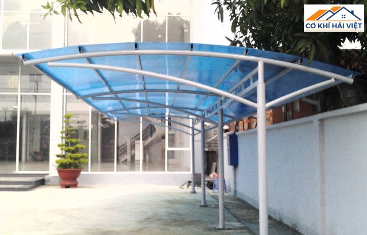 Mái tôn nhà xe chịu được bão