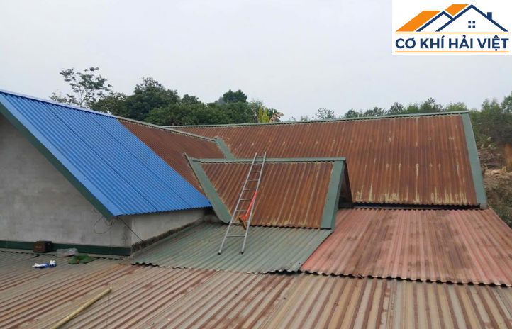 Nếu mái tôn có dấu hiệu rỉ sét, bạn cần sửa chữa ngay