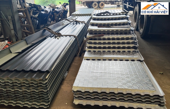 Mẫu mái tôn xốp