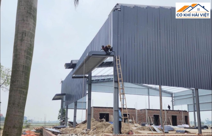 Mái tôn xốp tại nhà xưởng