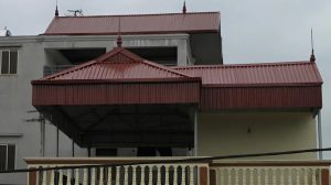 Khám phá màu mái tôn lý tưởng giúp ngôi nhà của bạn không chỉ đẹp nổi bật mà còn hợp phong thủy, tiết kiệm năng lượng và bền bỉ theo thời gian.
