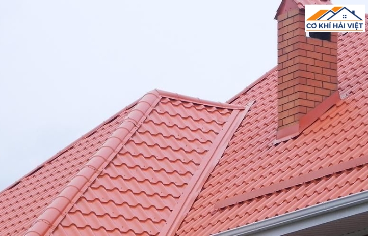 Mái tôn giả ngói cũng đang dần trở thành xu hướng cho các công trình nhà phố