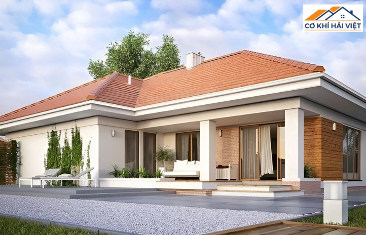 Mái tôn là lựa chọn lý tưởng bởi nhà cấp 4 thường có kết cấu đơn giản