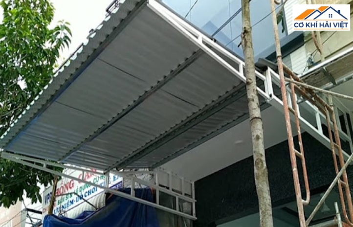 Mẫu mái tôn che sân trước nhà di động