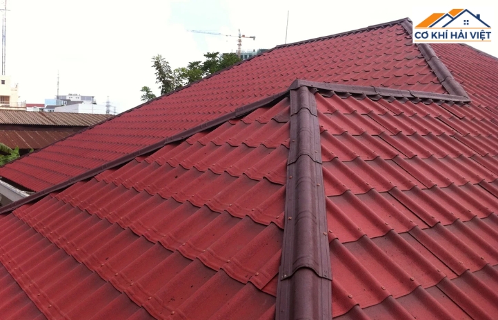 Mái tôn sóng ngói mang đến vẻ đẹp cổ điển