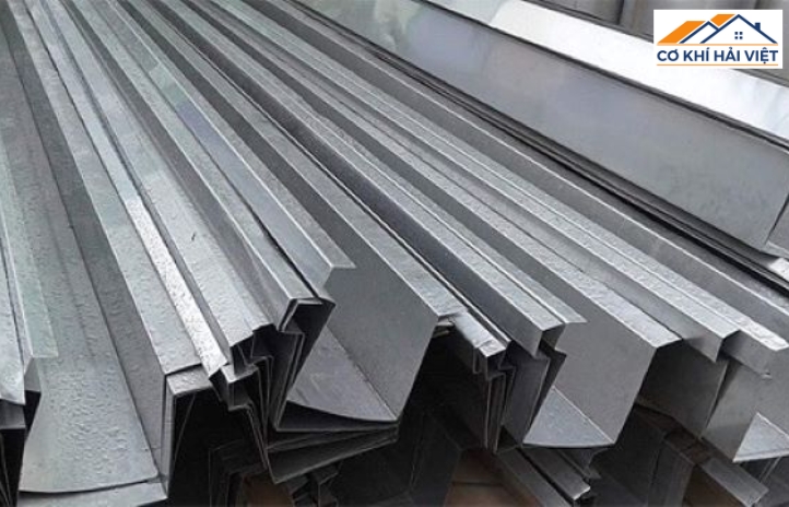 Một số lưu ý khi làm diềm mái tôn