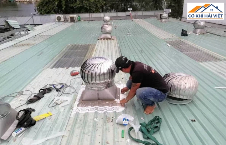 Một số lưu ý quan trọng khi lắp đặt thông gió mái tôn