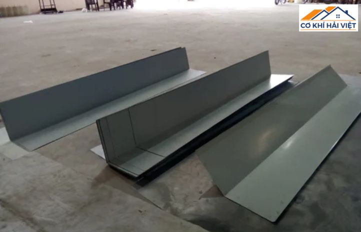 Giới thiệu ốp sườn mái tôn kẽm