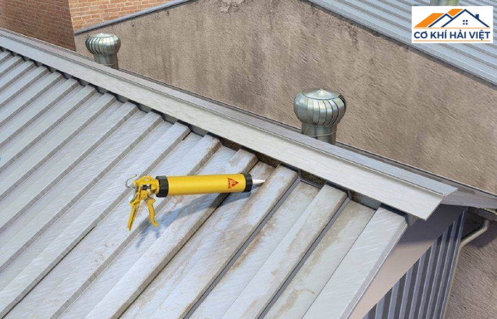 Chống thấm dột mái tôn với Sika