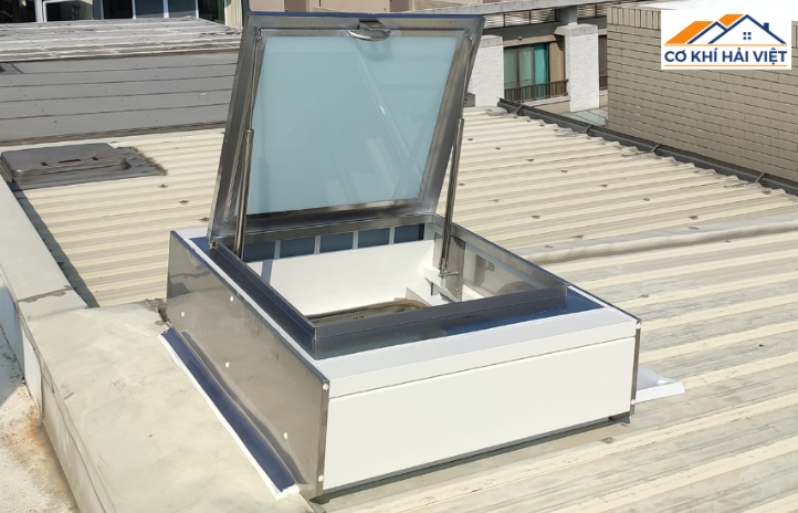Giếng trời nhà cấp 4 mái tôn