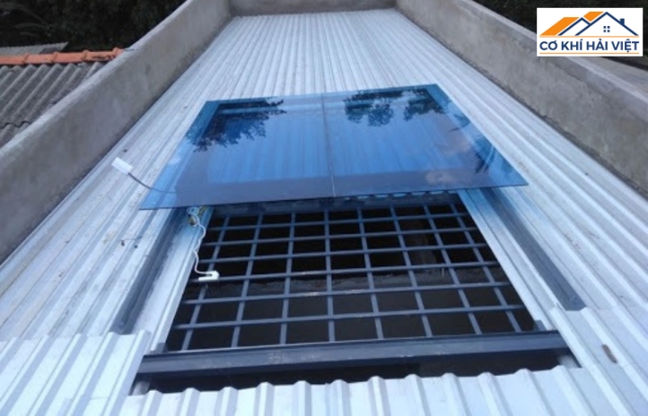 Lợi ích của việc làm giếng trời mái tôn 
