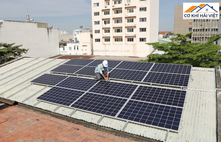 Lợi ích của việc lắp pin năng lượng mặt trời trên mái tôn