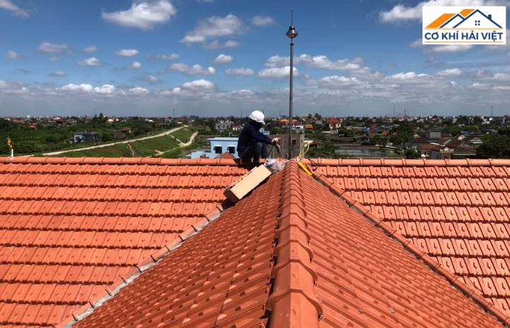 Lưu ý khi sử dụng nhà mái tôn để tránh bị sét đánh