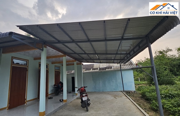 Một số lưu ý khi làm mái tôn trước nhà