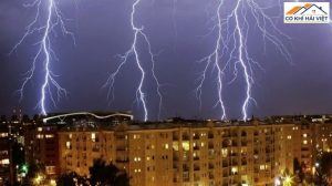 Nhà mái tôn có bị sét đánh không?