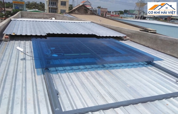 Những lưu ý quan trọng khi làm giếng trời mái tôn