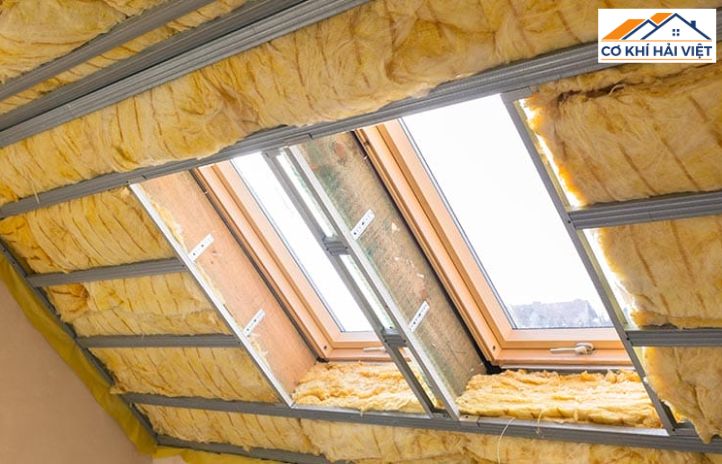 Sử dụng các vật liệu cách âm để giảm tiếng ồn từ mái tôn hiệu quả