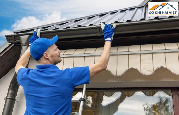 Tác dụng của việc vệ sinh mái tôn