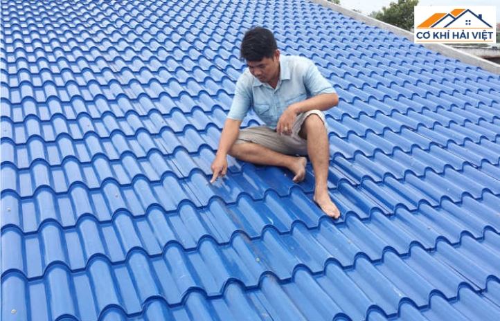 Tại sao cần quan tâm đến độ dốc mái tôn