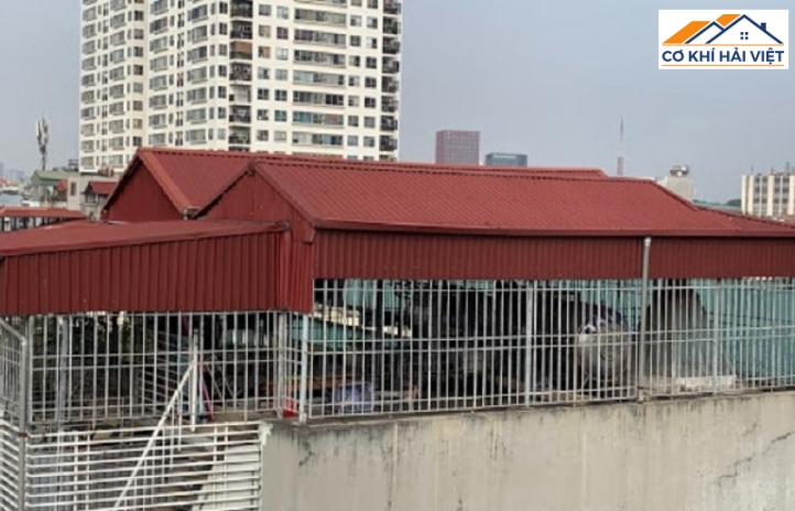 Tìm hiểu về mái tôn chống nóng sân thượng