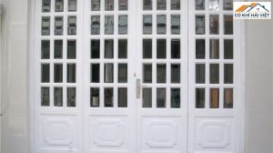 Cửa pano sắt