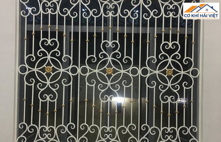 Nhiều mẫu khung được thiết kế thanh mảnh, vừa nhẹ nhàng vừa an toàn