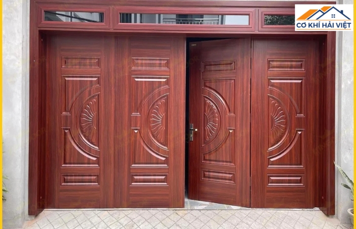 Ứng dụng thực tế của cửa sắt 4 cánh giả gỗ
