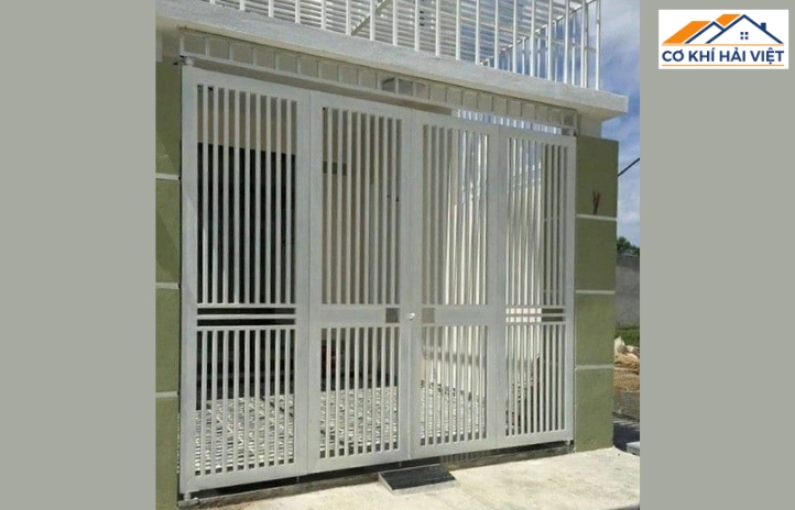 Ưu điểm của cửa sắt hộp 4 cánh