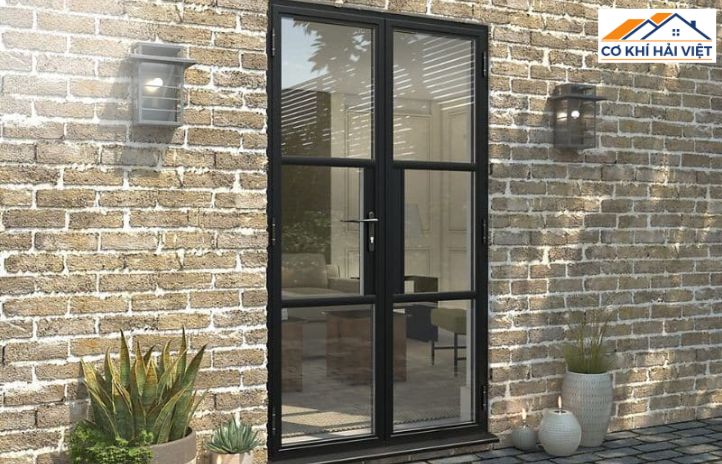 Khung cửa sơn tĩnh điện màu đen, kết hợp kính mờ, mang lại cảm giác hiện đại và sang trọng