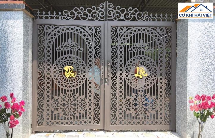 Công trình cổng sắt CNC 2 cánh cho nhà phố tại Ninh Bình