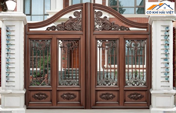 Mẫu sơn cửa sắt màu đồng giả gỗ sang trọng cho biệt thự