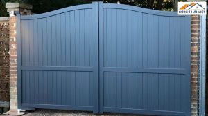 Cửa sắt màu xám ghi