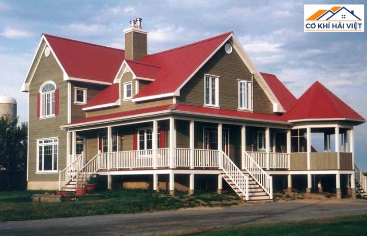 Ngôi nhà cấp 4 sau khi được lợp mái tôn sóng ngói màu đỏ sang trọng