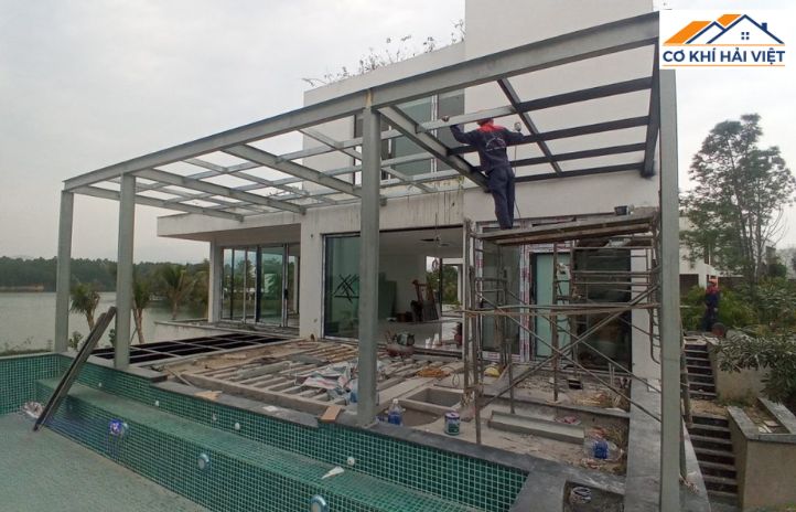 Đội ngũ kỹ thuật của Cơ Khí Hải Việt đang khảo sát thực tế để đưa ra giải pháp tối ưu