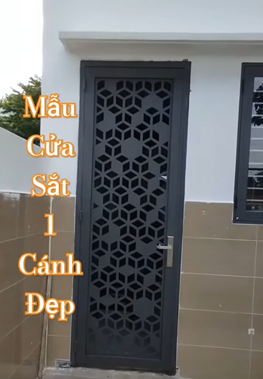 Mẫu cửa sắt 1 cánh thi công tại thị trấn Yên Thịnh - Yên Mô