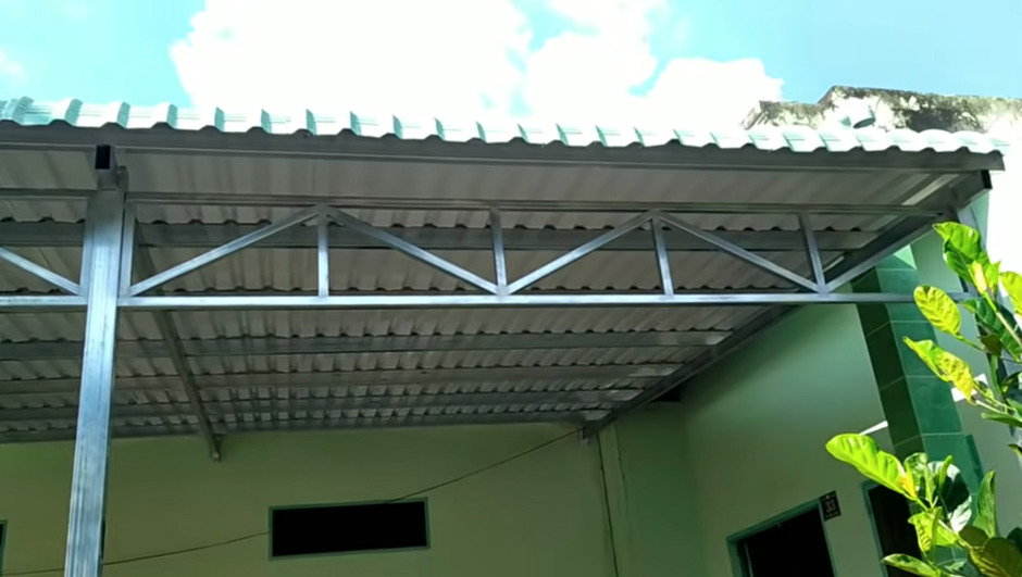 Mái tôn che sân trước nhà tại thị trấn Yên Thịnh - Yên Mô